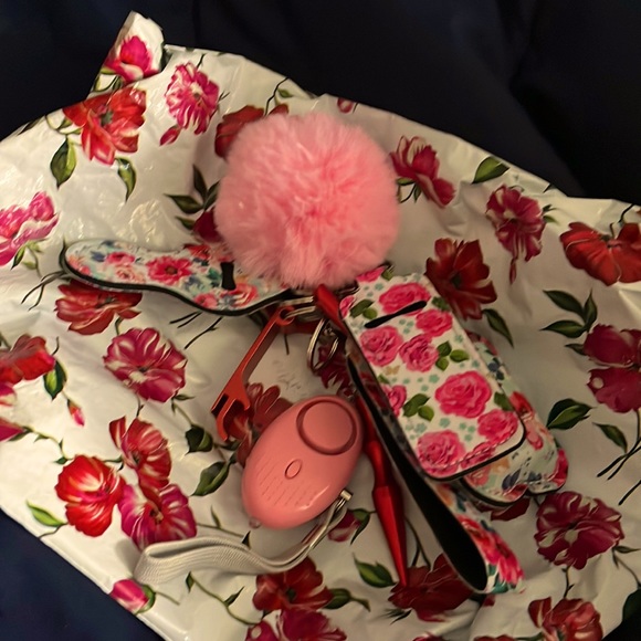 I have these amazing key chains!!! All hand made by me!!!all different kinds - Picture 1 of 11